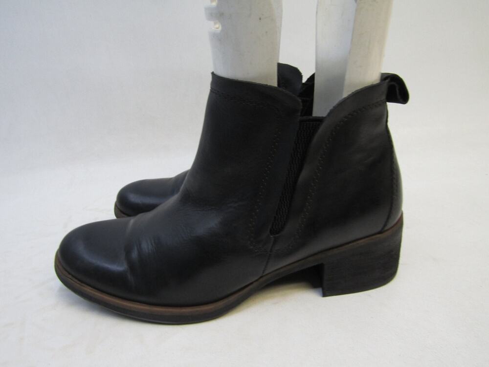 Korks Womens Size 7 M Black Leather Chelsea Fashion Ankle Boots Booties